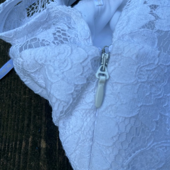 BCBGeneration White Lace Midi Halter Dress Size 2 NWOT - Picture 7 of 12